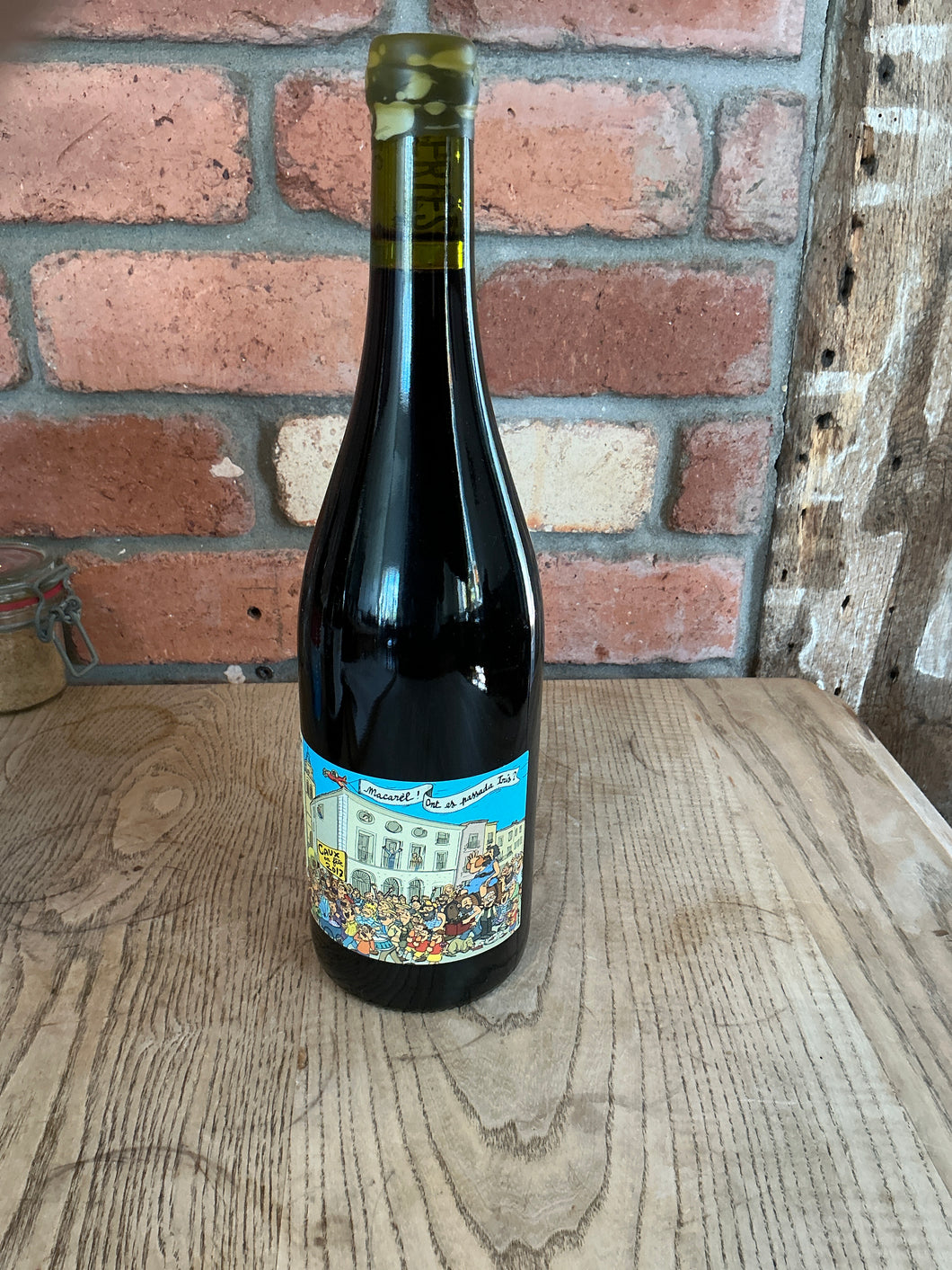 Joe Jefferies - Macarel 2017 £30

100% Carignan, this is a deep brooding red with sultry smooth tannins, from volcanic soils in the south of france, perfect with something off the grill.